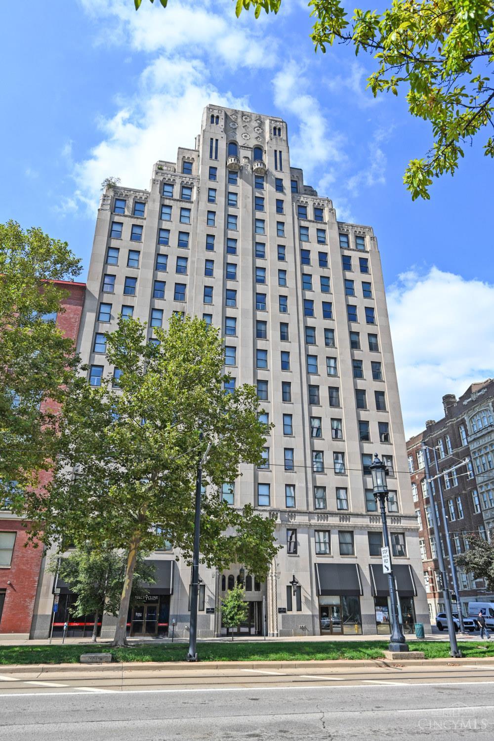 30 E Central Parkway 804