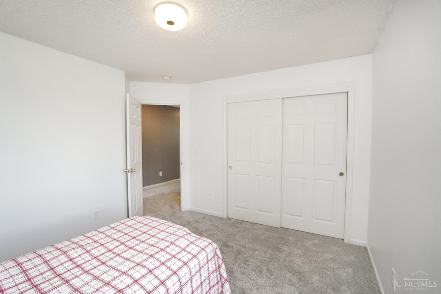 8107 Serenity Lake Drive, Liberty Twp, Ohio image 32