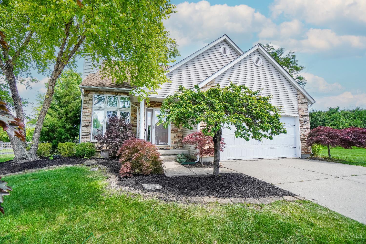 8107 Serenity Lake Drive, Liberty Twp, Ohio image 1