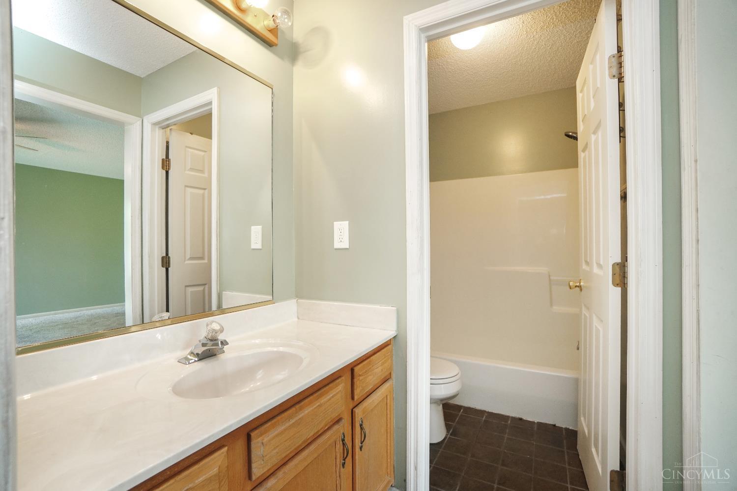 8107 Serenity Lake Drive, Liberty Twp, Ohio image 24