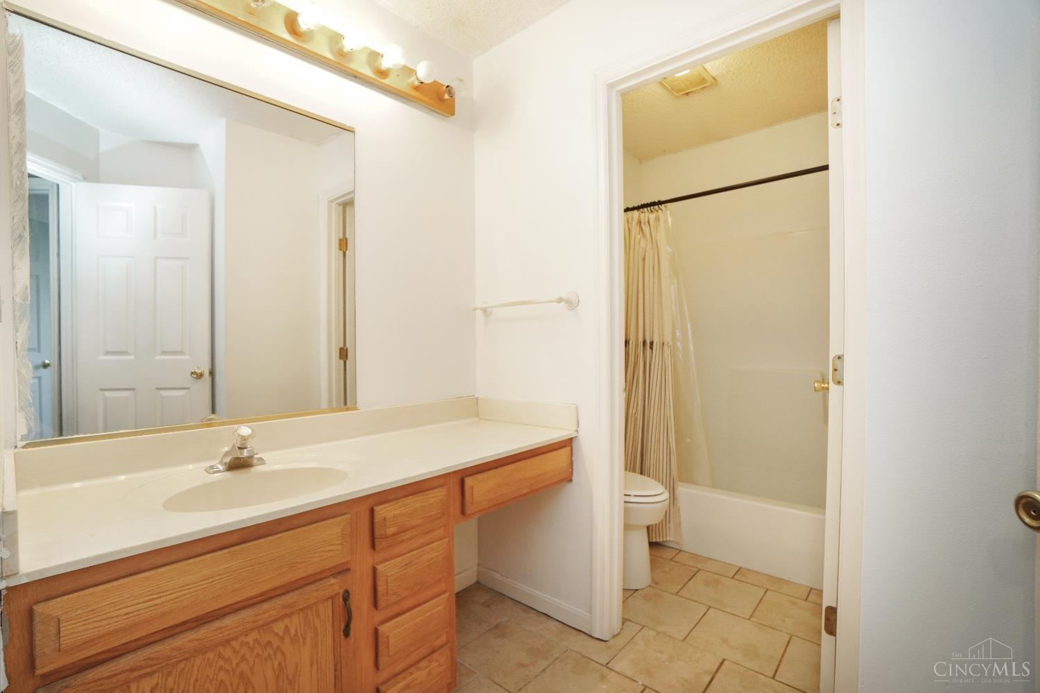 8107 Serenity Lake Drive, Liberty Twp, Ohio image 30