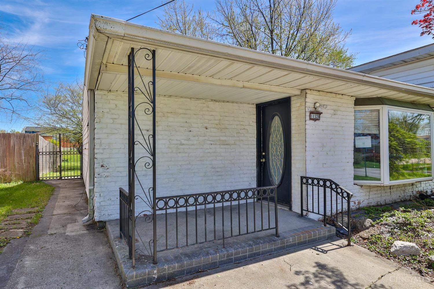 11328 Templeton Drive, Colerain Twp, Ohio image 2