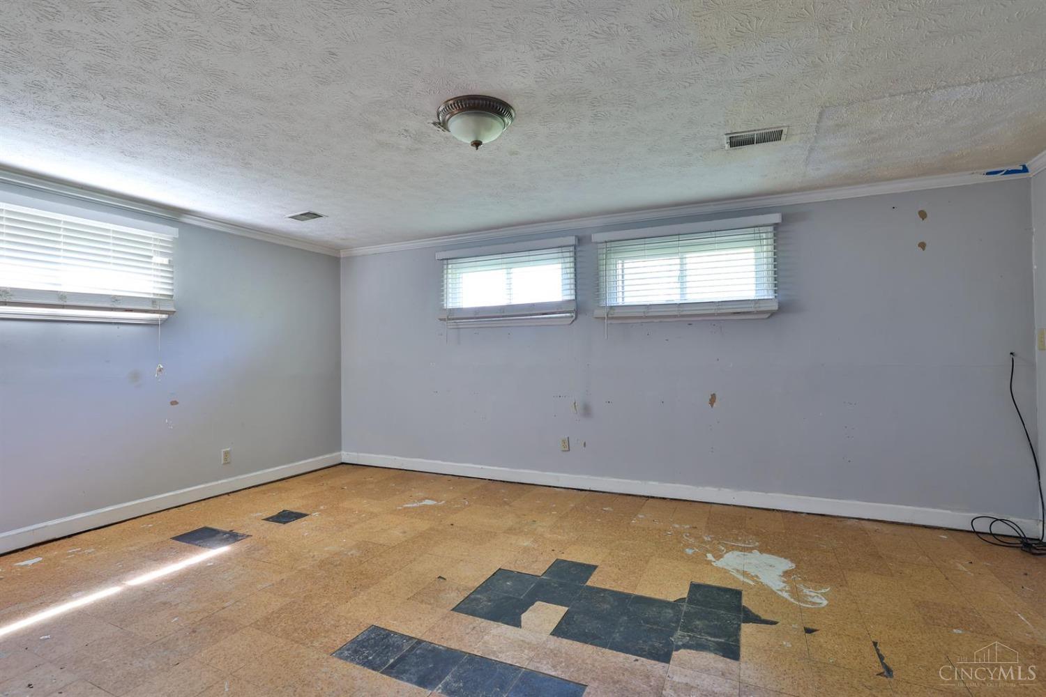 11328 Templeton Drive, Colerain Twp, Ohio image 29