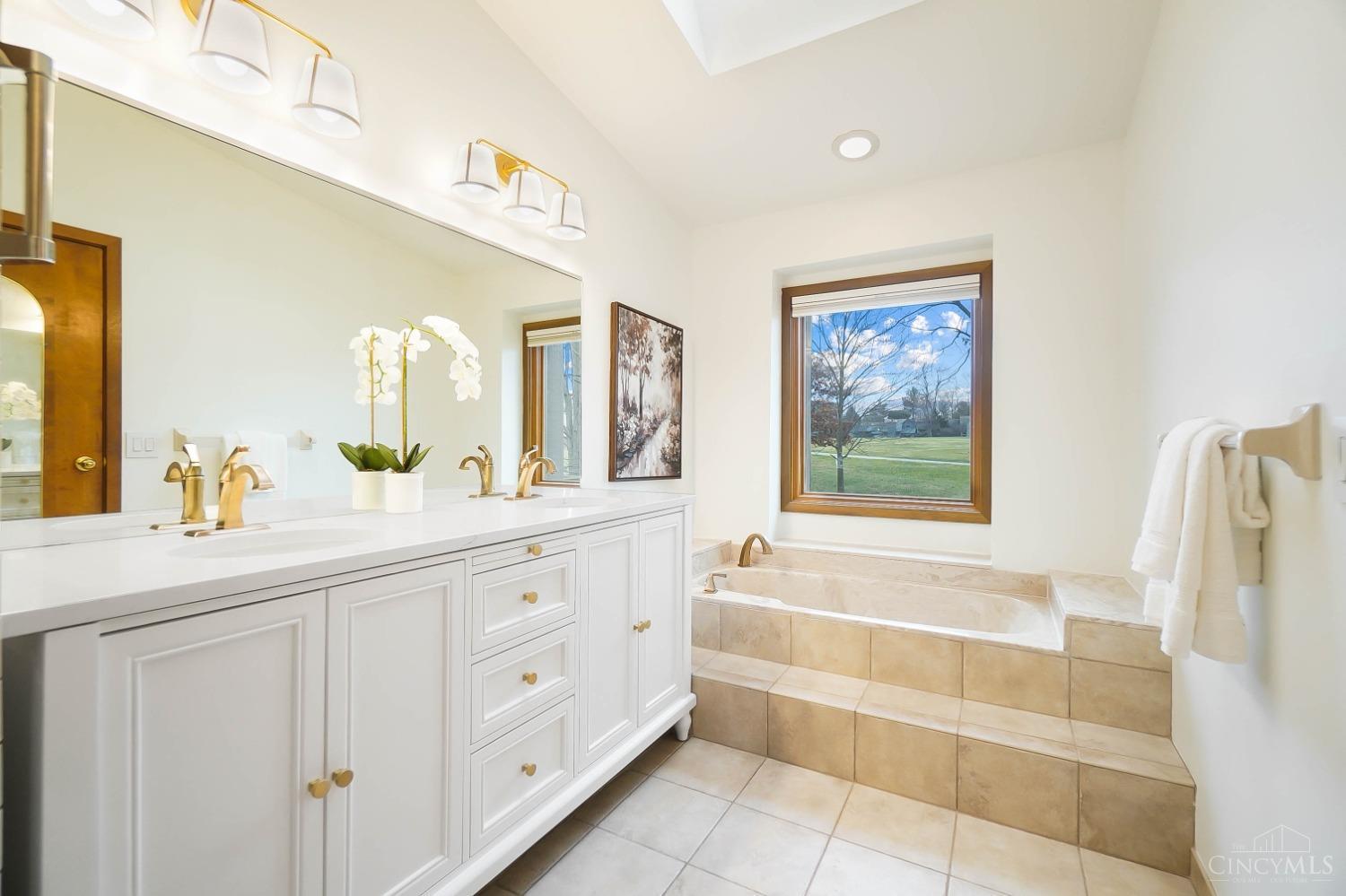 47 Carpenters Ridge Rdg, Blue Ash, Ohio image 36