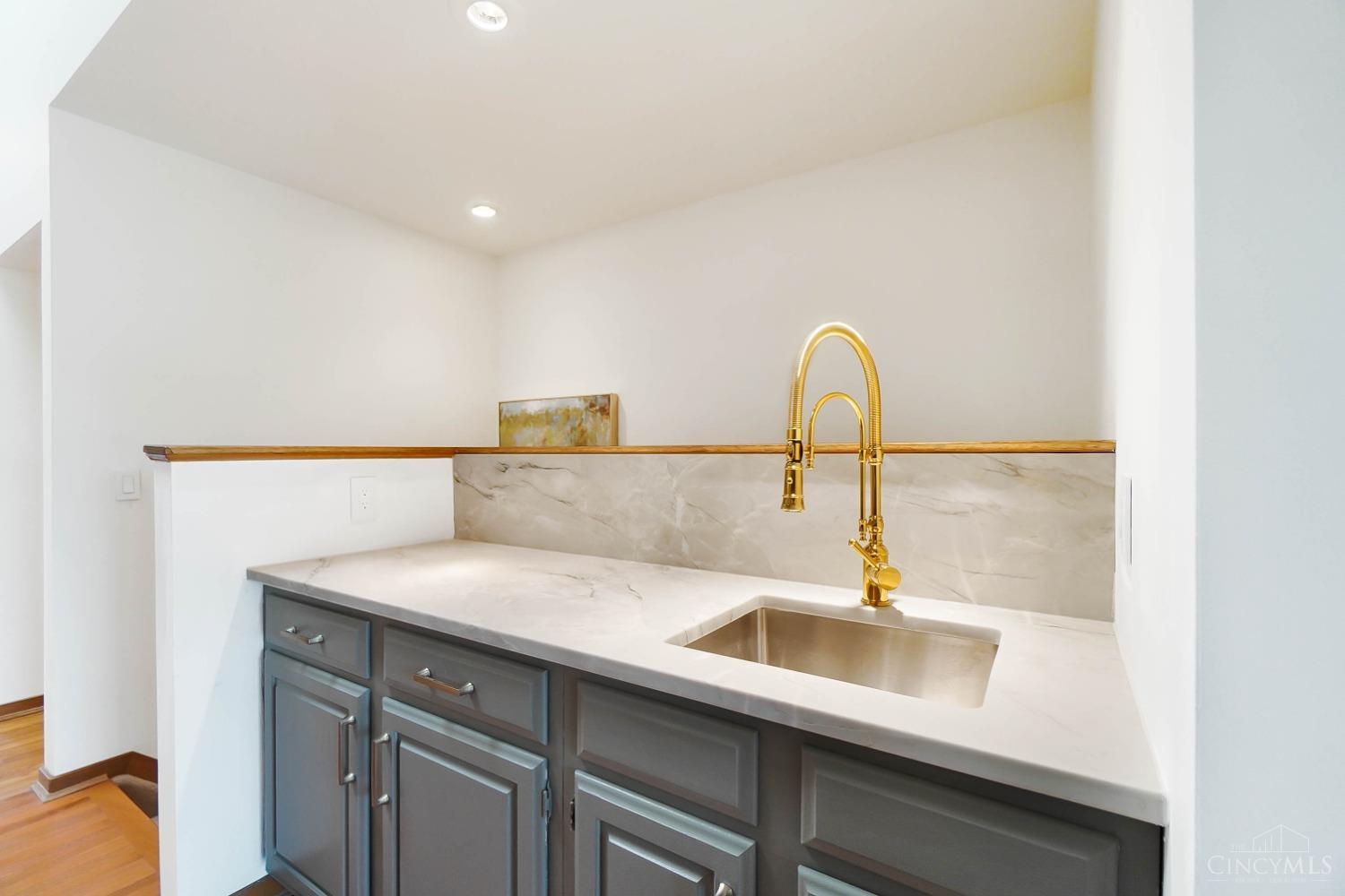 47 Carpenters Ridge Rdg, Blue Ash, Ohio image 16