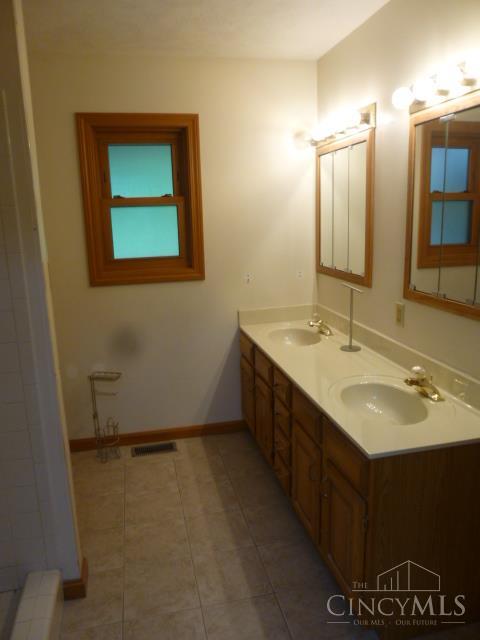 6 Prairie Creek Xing, Wilmington, Ohio image 8