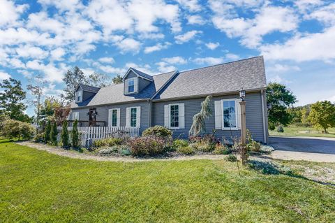 Photo of 2801 N State Route 72, Sabina, OH 45169 (MLS # 1868451)