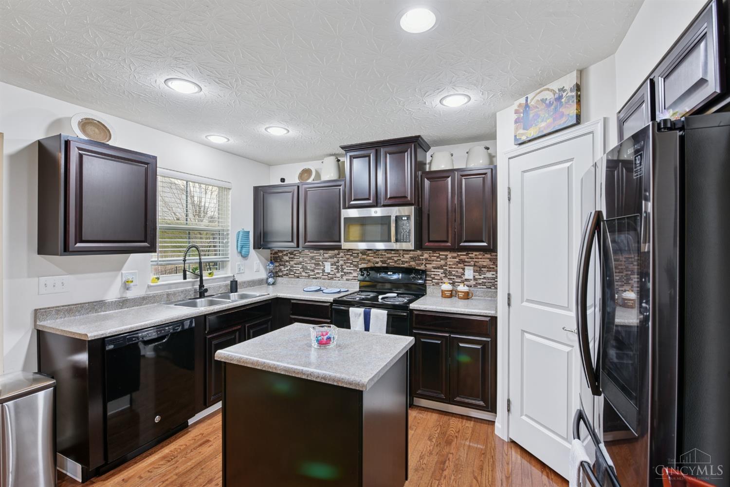 7970 Valley Crossing Drive