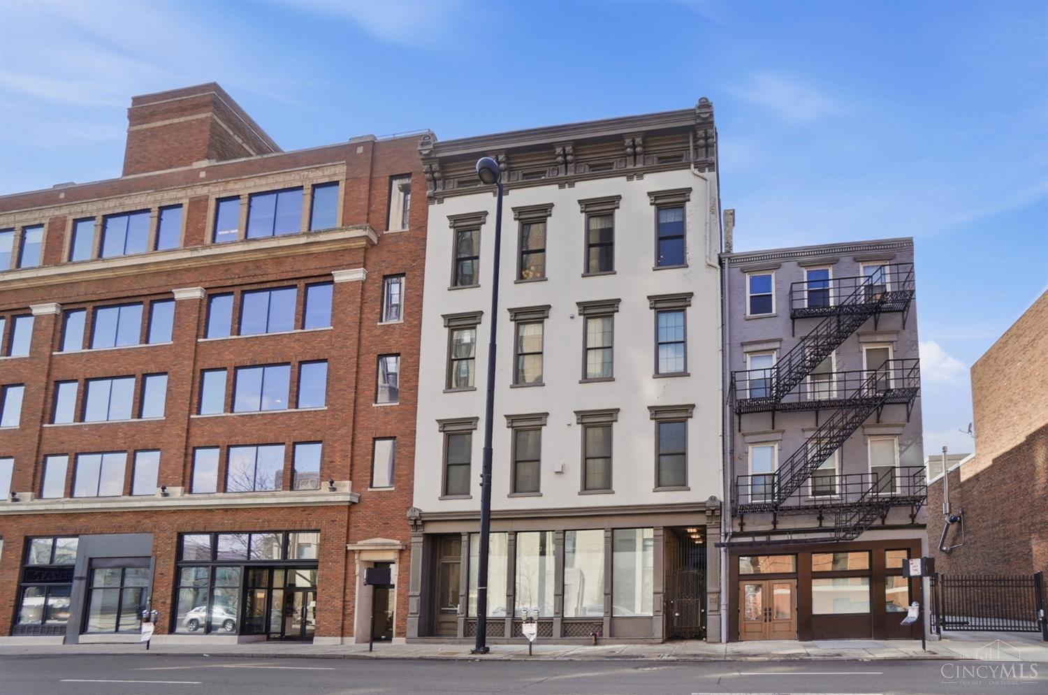 813 Broadway Street 404