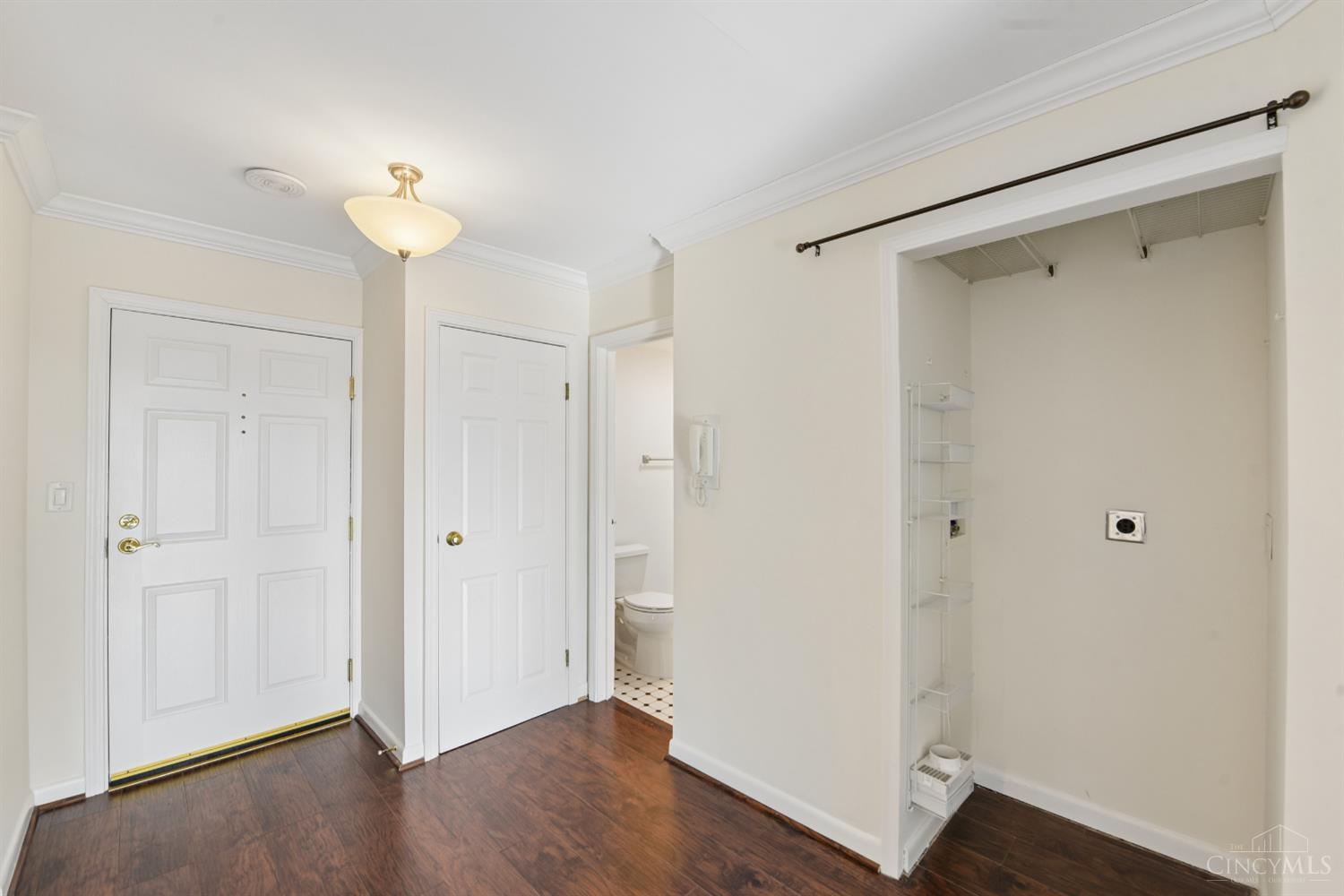 2200 Victory Parkway 806