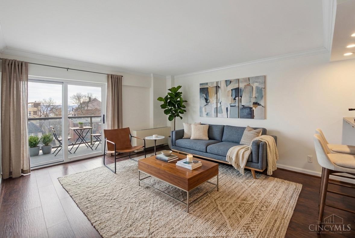 2200 Victory Parkway 806