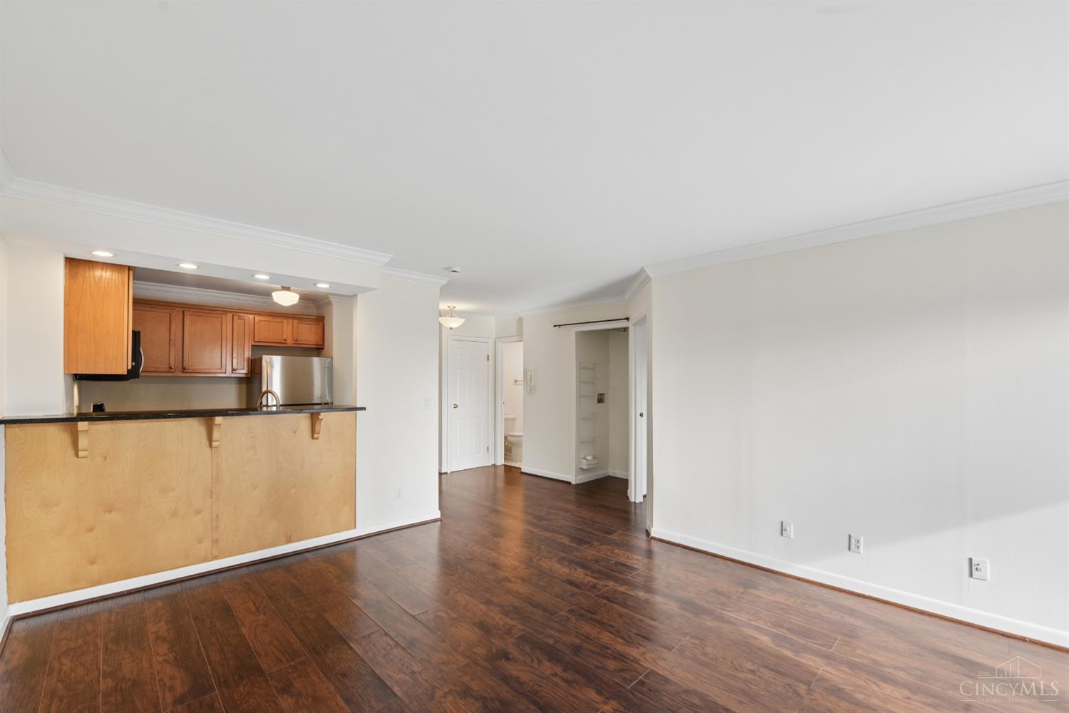 2200 Victory Parkway 806