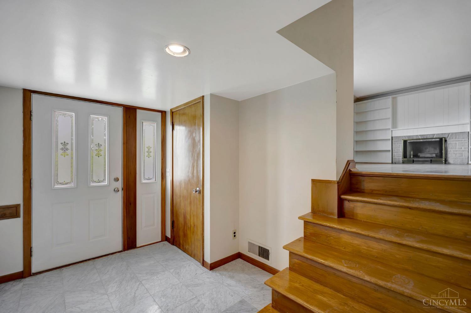 702 W Sharon Road