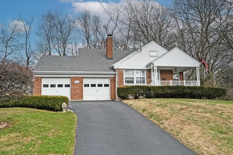 Photo of 1200 Wayside Place, Cincinnati, OH 45230 (MLS # 1864755)