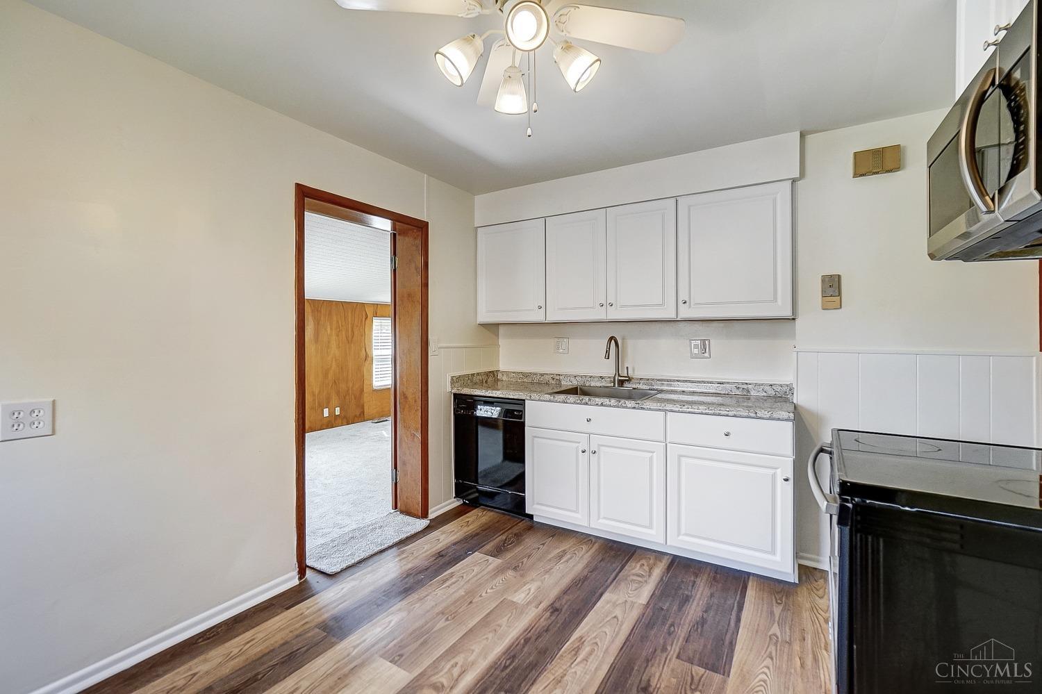 8352 Lyness Drive, Colerain Twp, Ohio image 12