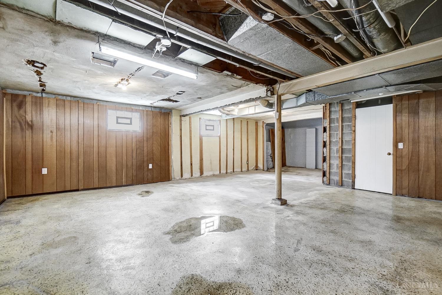 8352 Lyness Drive, Colerain Twp, Ohio image 30