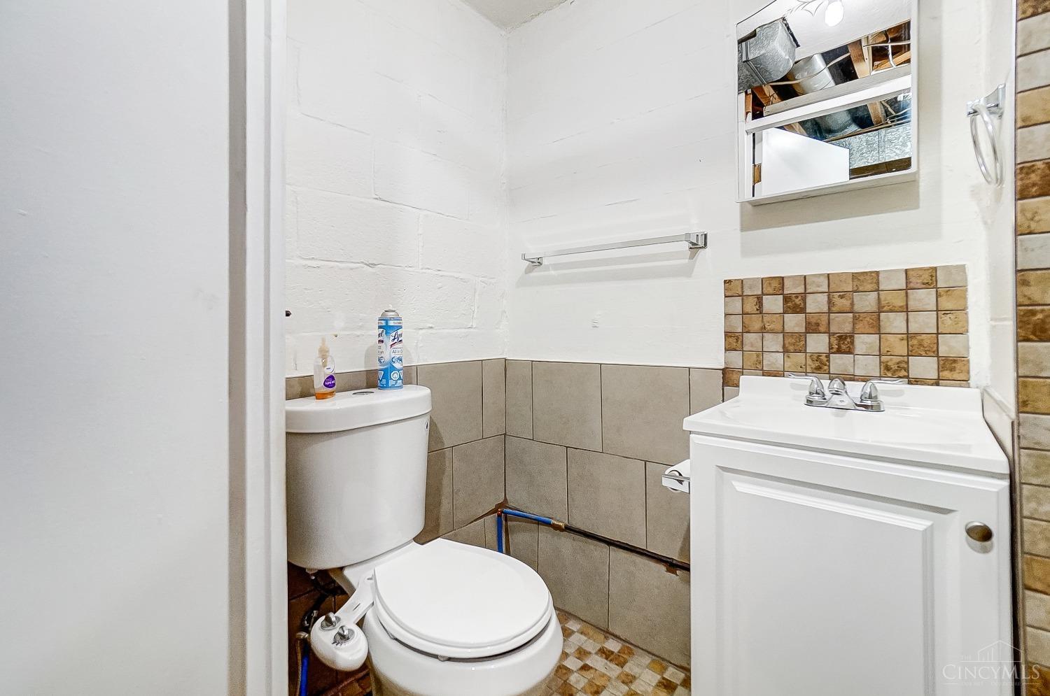 8352 Lyness Drive, Colerain Twp, Ohio image 31