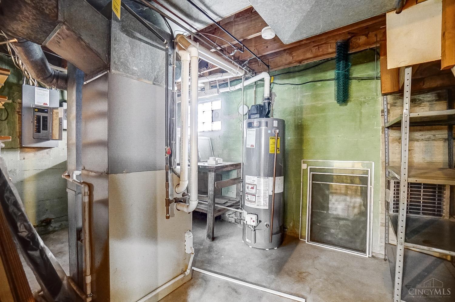 8352 Lyness Drive, Colerain Twp, Ohio image 33