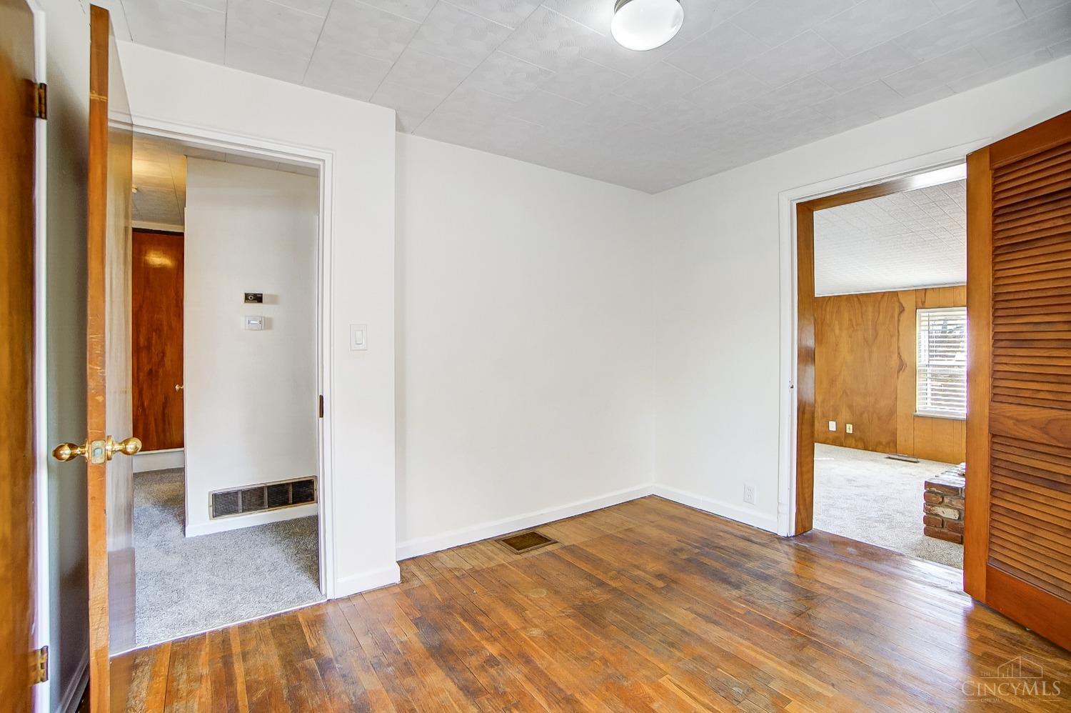 8352 Lyness Drive, Colerain Twp, Ohio image 18