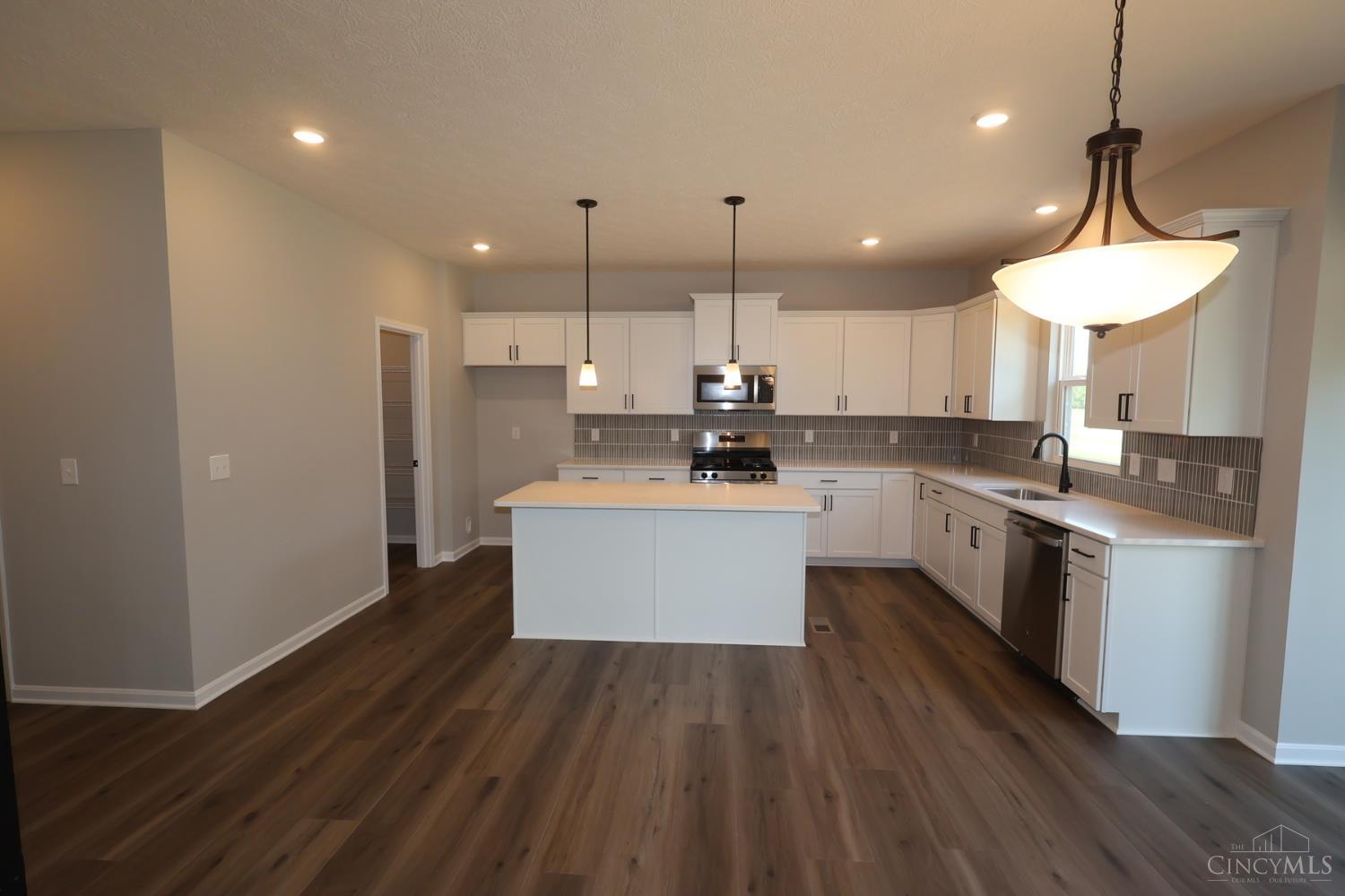 1508 Acadia Drive 8