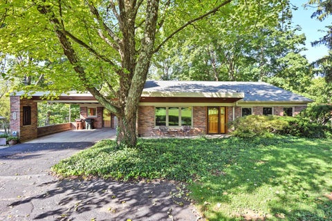 Photo of 277 Compton Road, Wyoming, OH 45215 (MLS # 1893969)