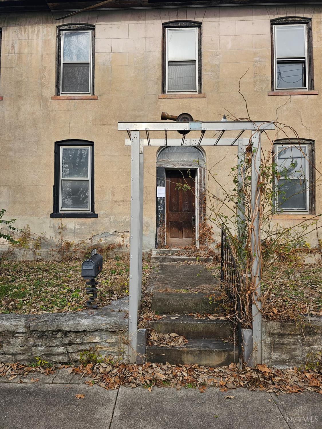 3888 River Road