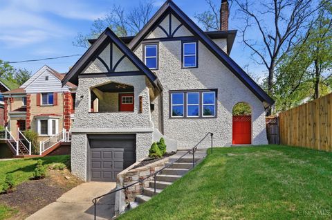 2986 Linwood Avenue Cincinnati OH 45208