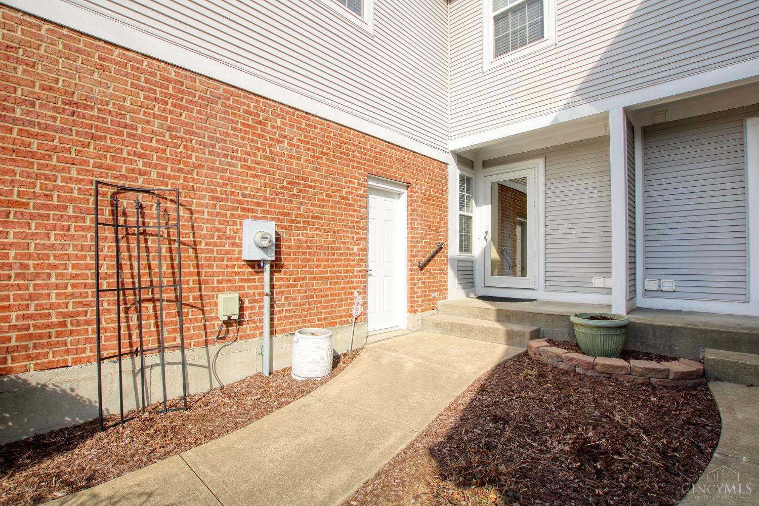 8155 Witts Meadow Lane #32, Anderson Twp, Ohio image 2