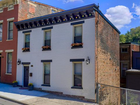 Photo of 2014 Ohio Avenue, Cincinnati, OH 45202 (MLS # 1857582)