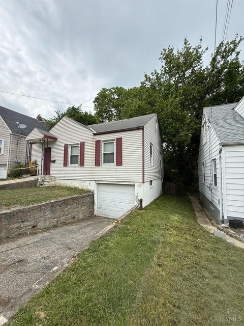 Photo of 1866 Ashbrook Drive, Cincinnati, OH 45238 (MLS # 1878482)