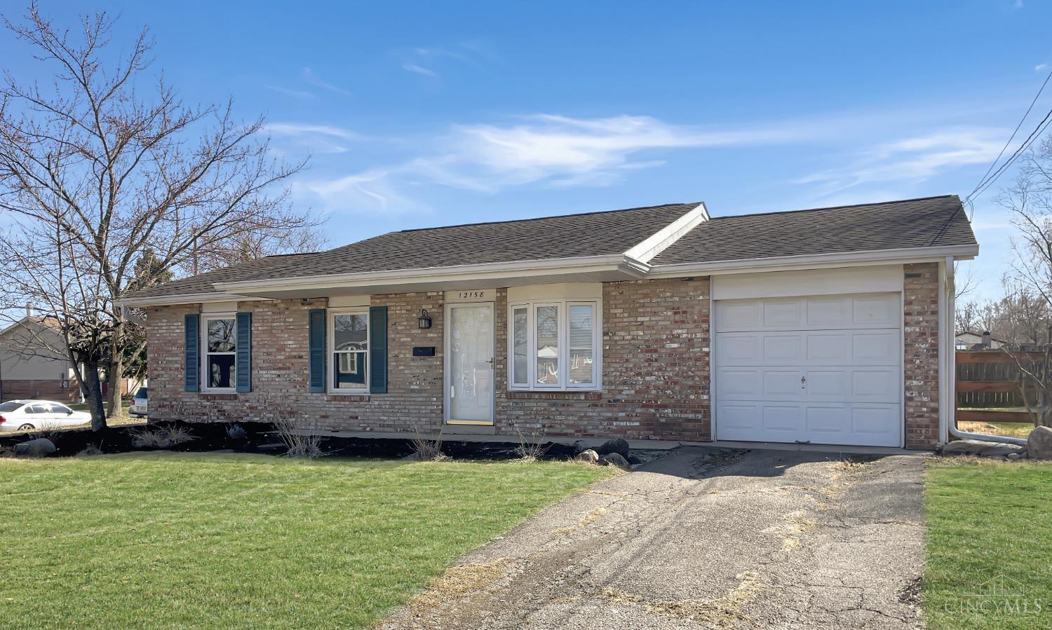 12158 Spalding Drive, Colerain Twp, Ohio image 2