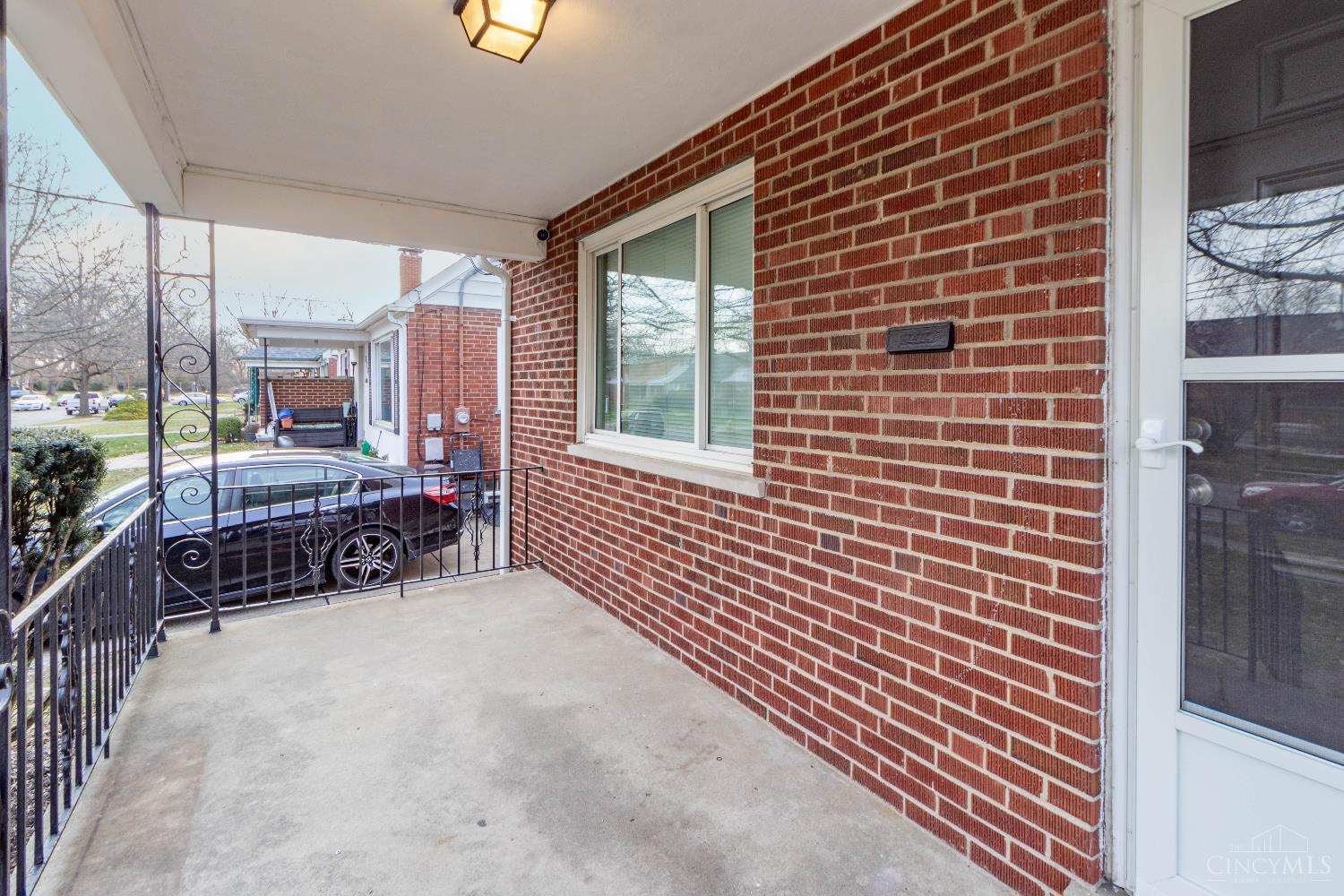 877 Oakfield Avenue