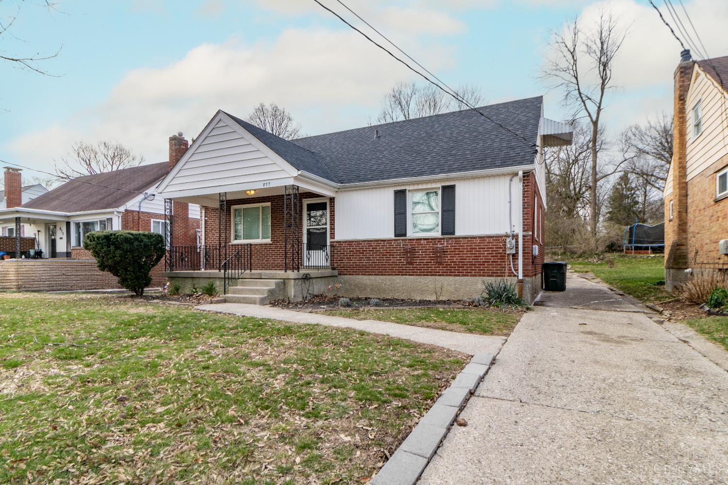 877 Oakfield Avenue