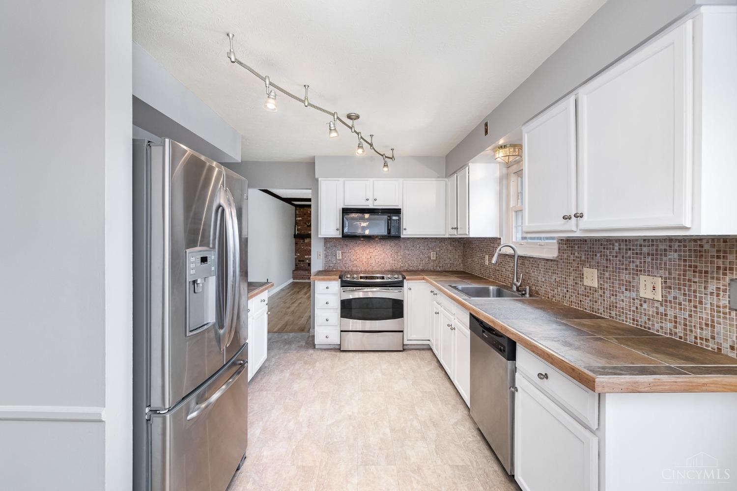 7003 Spruce Hill Circle, West Chester, Ohio image 12