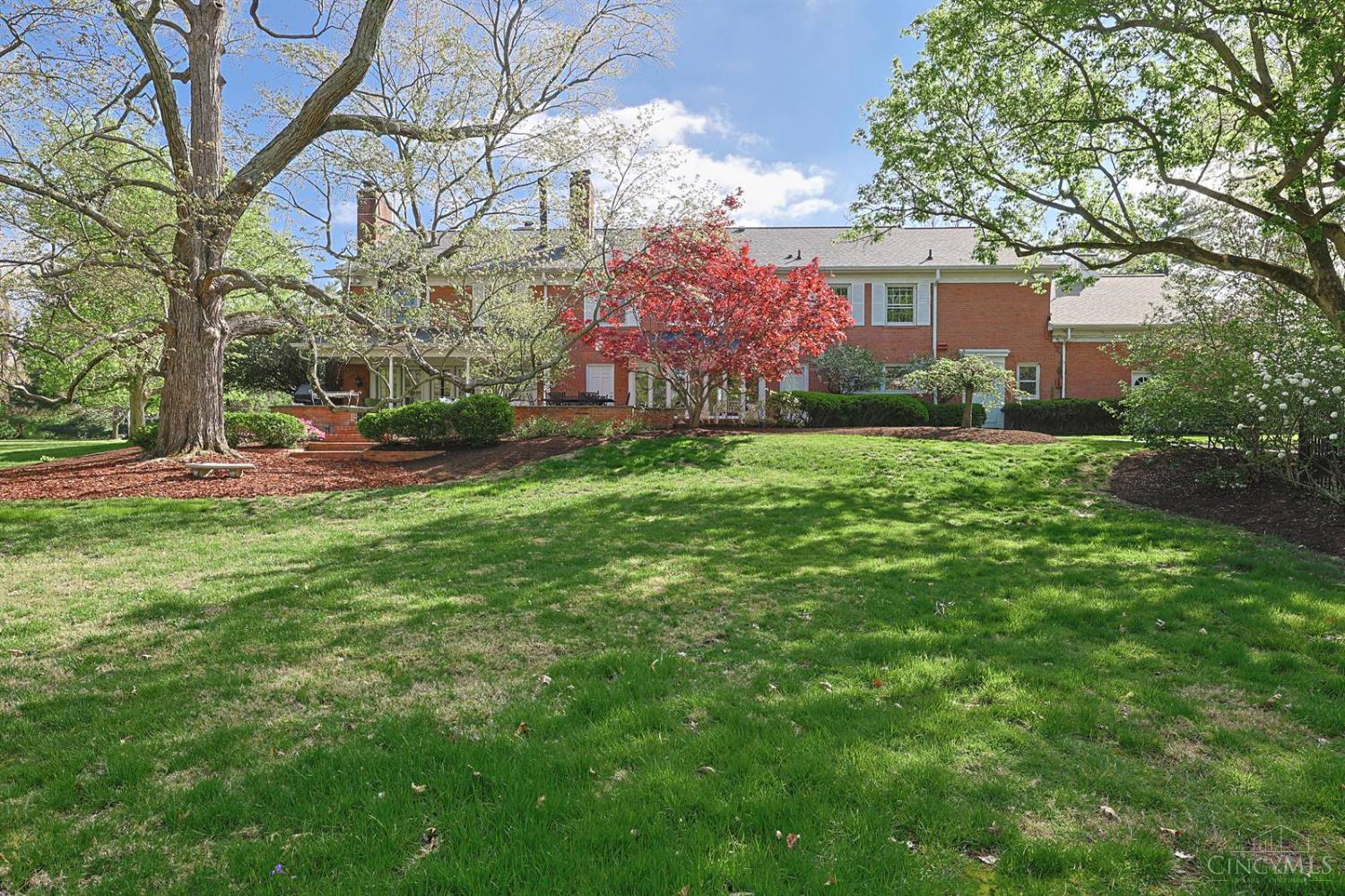 5475 Waring Drive