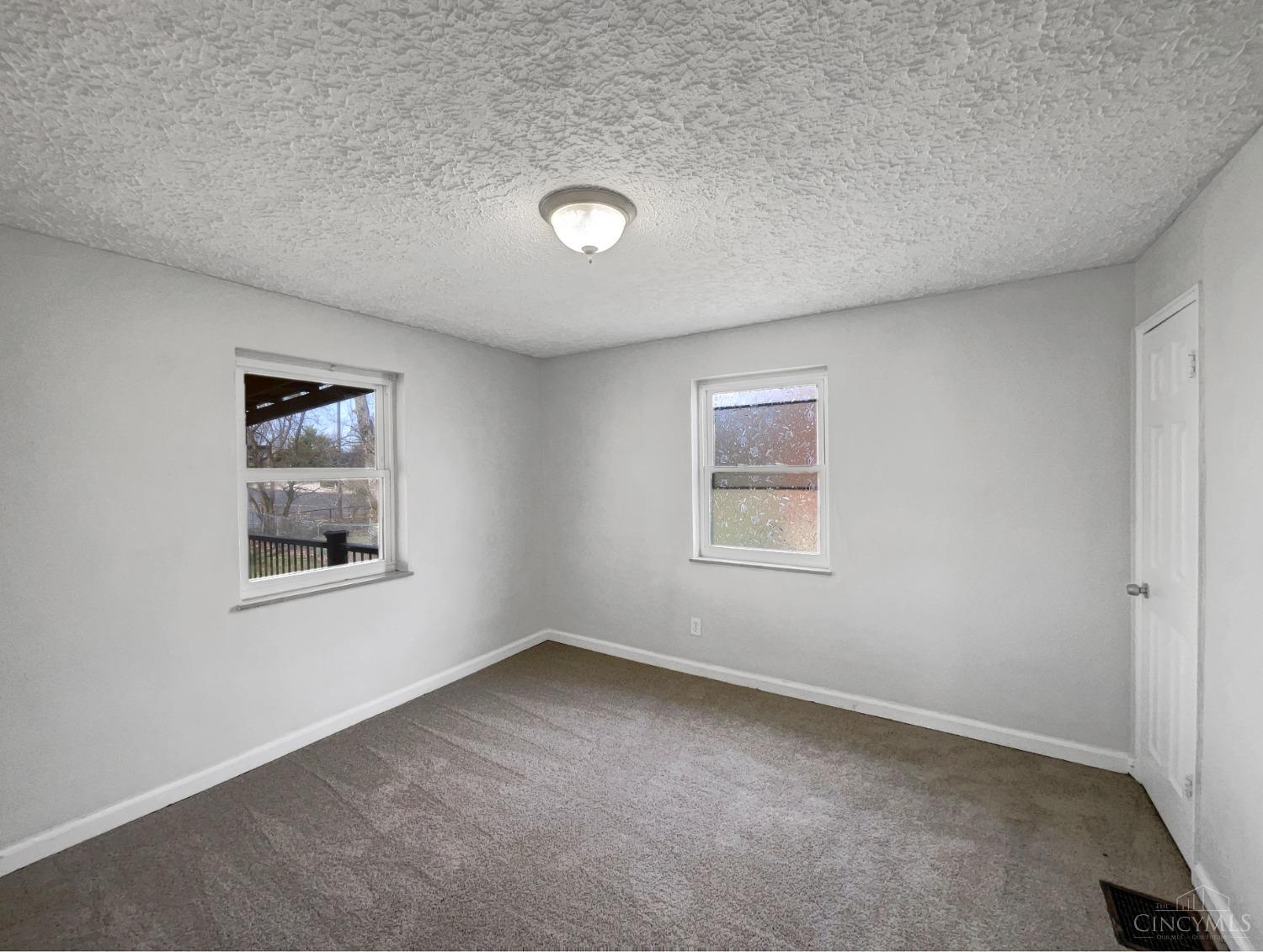 8271 Jackies Drive, Colerain Twp, Ohio image 11