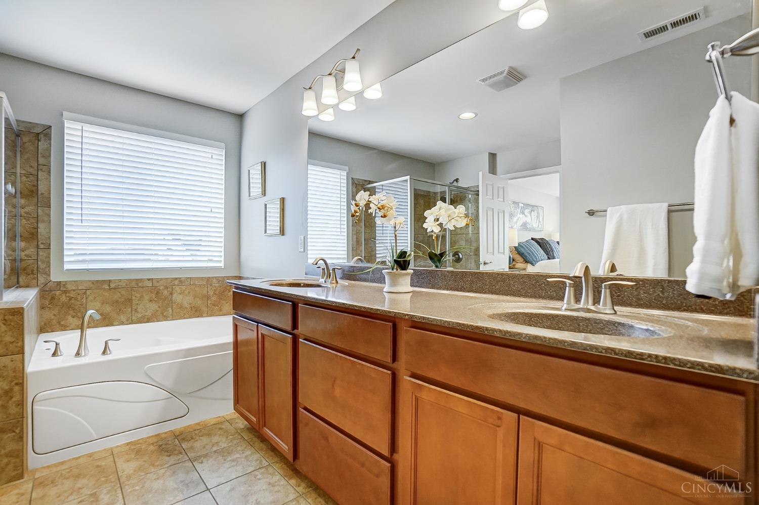 Turtle Creek Twp, Ohio 45036, United States, 4 Bedrooms Bedrooms, ,3 BathroomsBathrooms,Residential,Active,77708