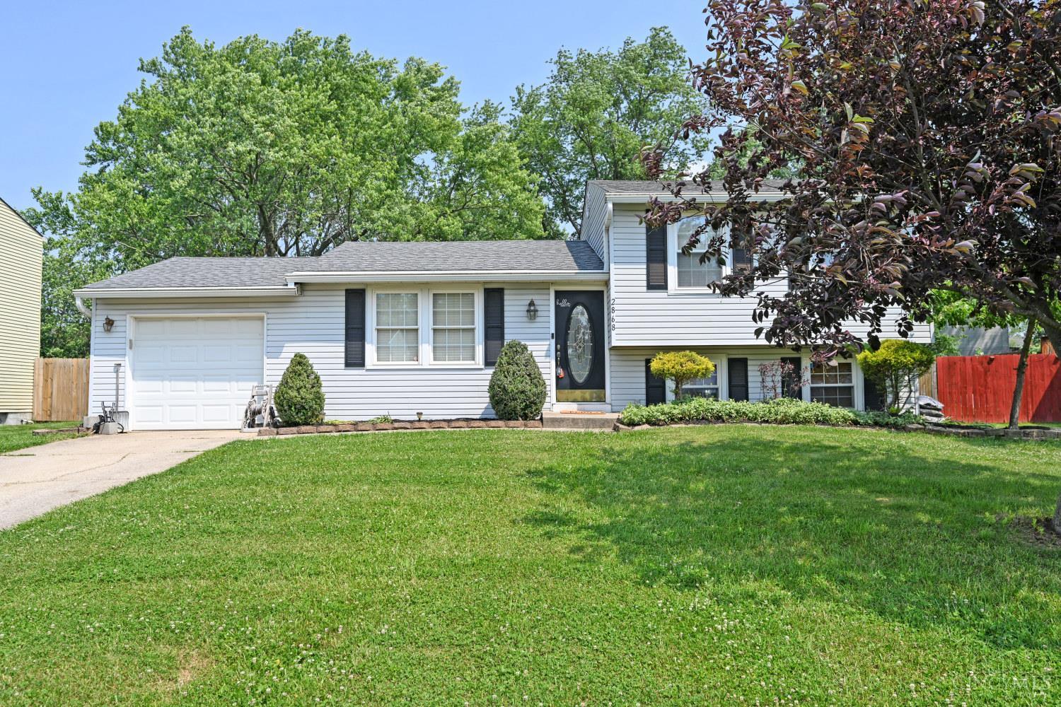 2868 Grosvenor Drive, Colerain Twp, Ohio image 2