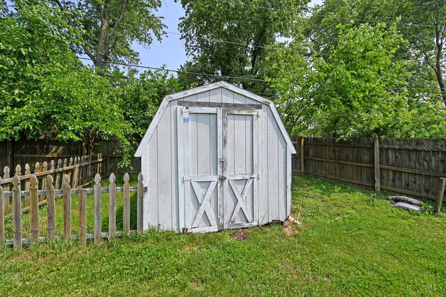 2868 Grosvenor Drive, Colerain Twp, Ohio image 37