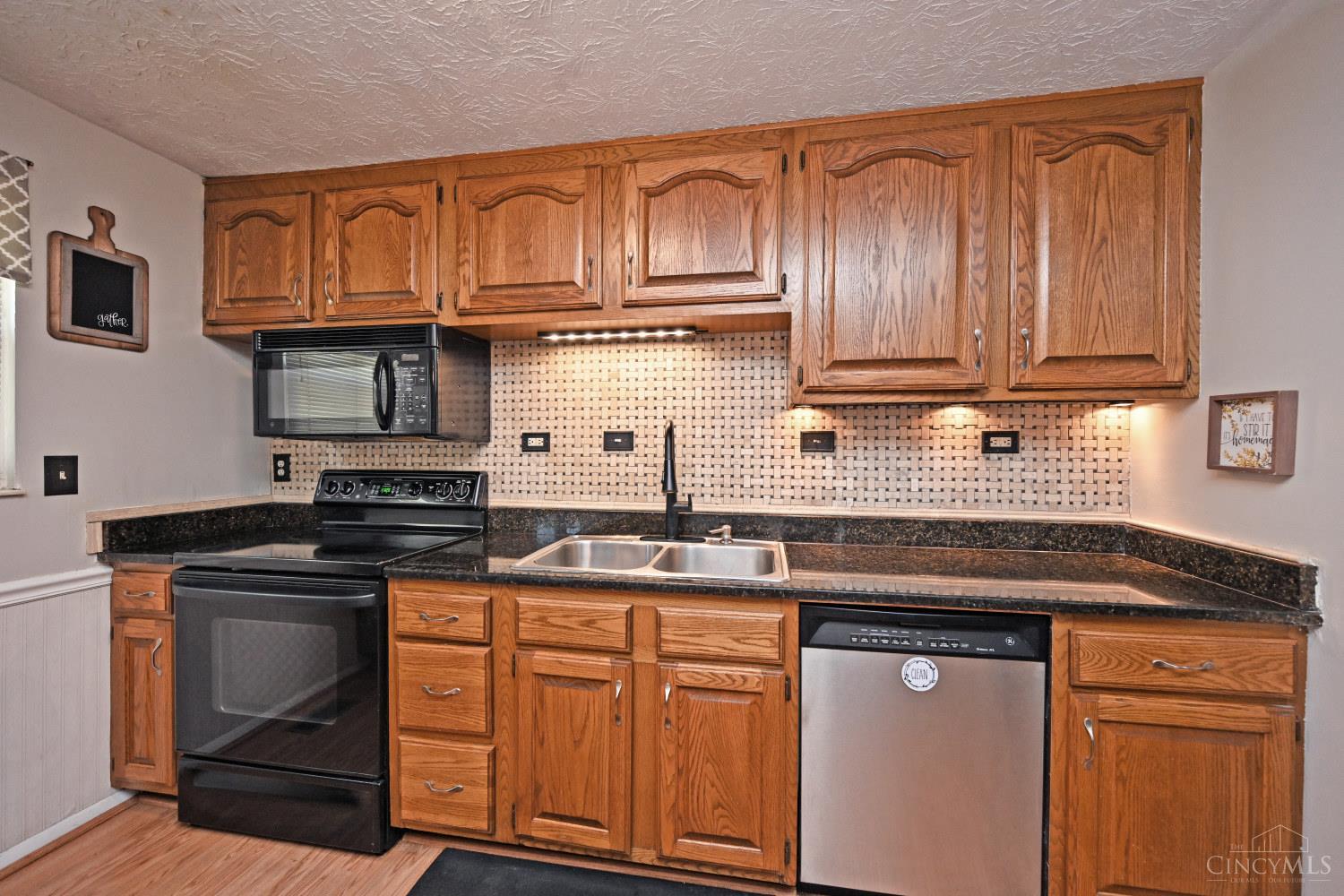 2868 Grosvenor Drive, Colerain Twp, Ohio image 11