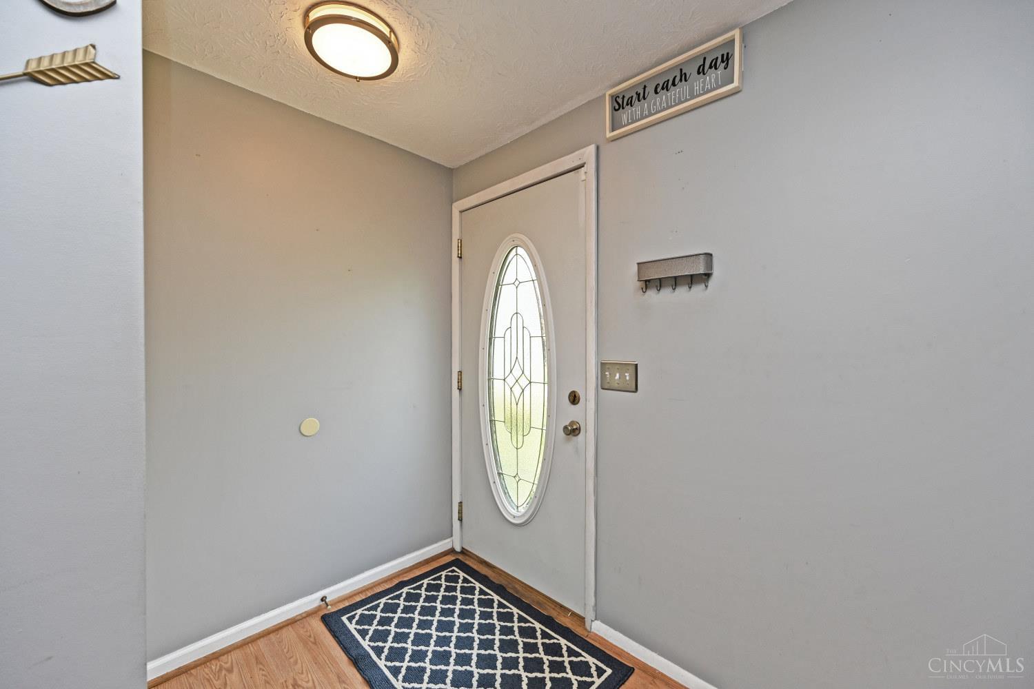 2868 Grosvenor Drive, Colerain Twp, Ohio image 3
