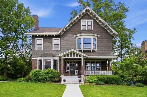 Photo of 3966 Rose Hill Avenue, Cincinnati, OH 45229 (MLS # 1876071)