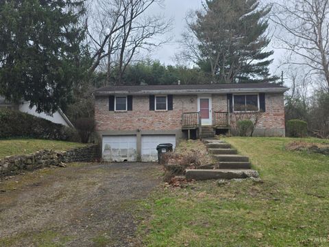 Photo of 429 McCreary Court, Springfield Township, OH 45231 (MLS # 1867437)