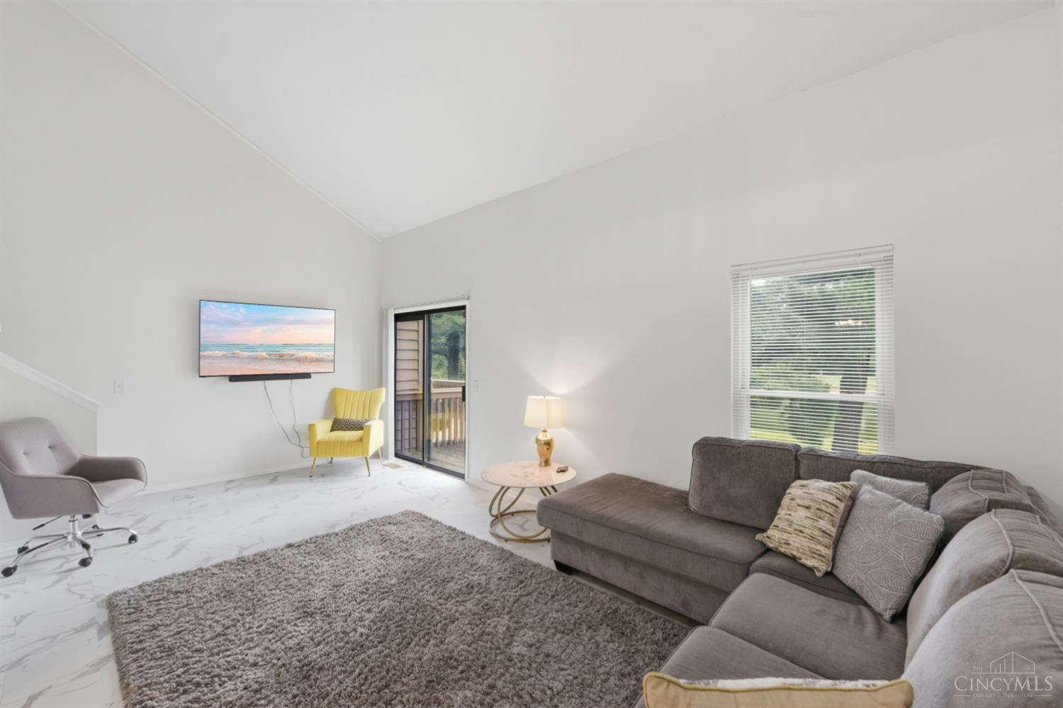 4944 Columbia Circle