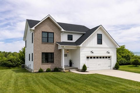 Photo of 18 Gardenia Drive, Oxford, OH 45056 (MLS # 1881716)