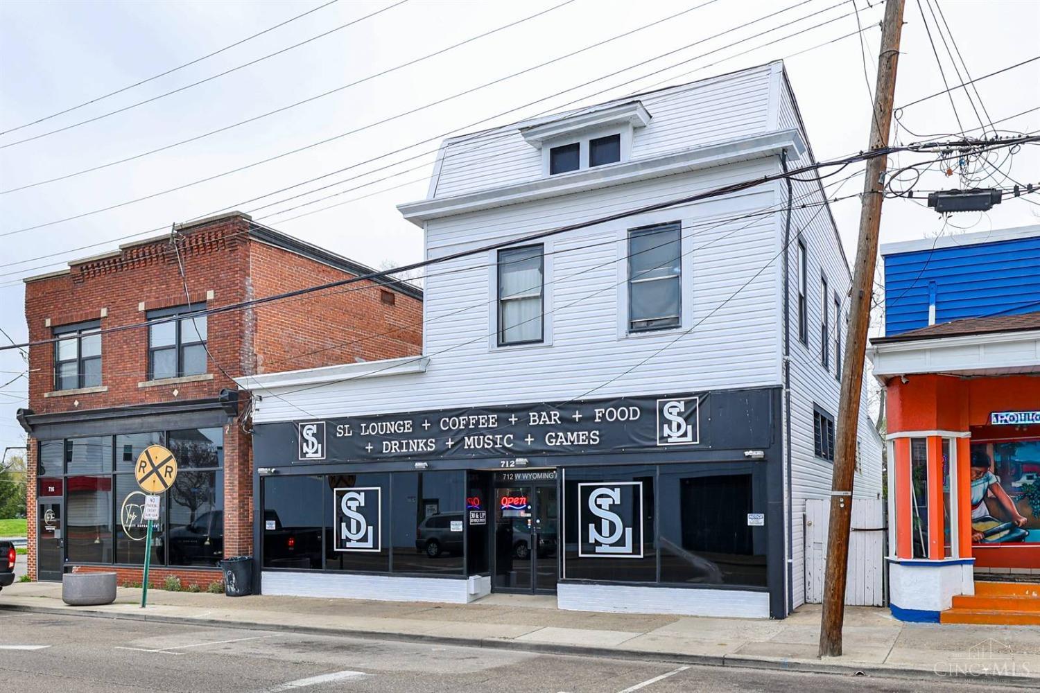 712 W Wyoming Avenue