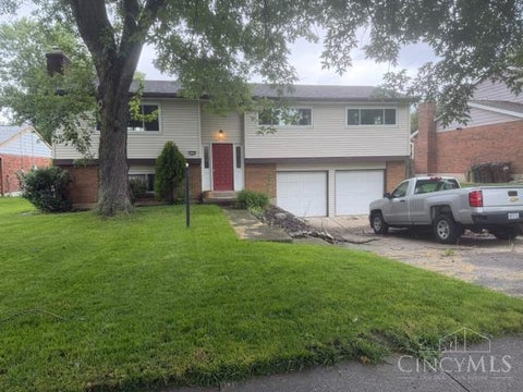 Homes For Sale - 1934 W Kemper Road<br/> Springfield Twp., OH 45240
