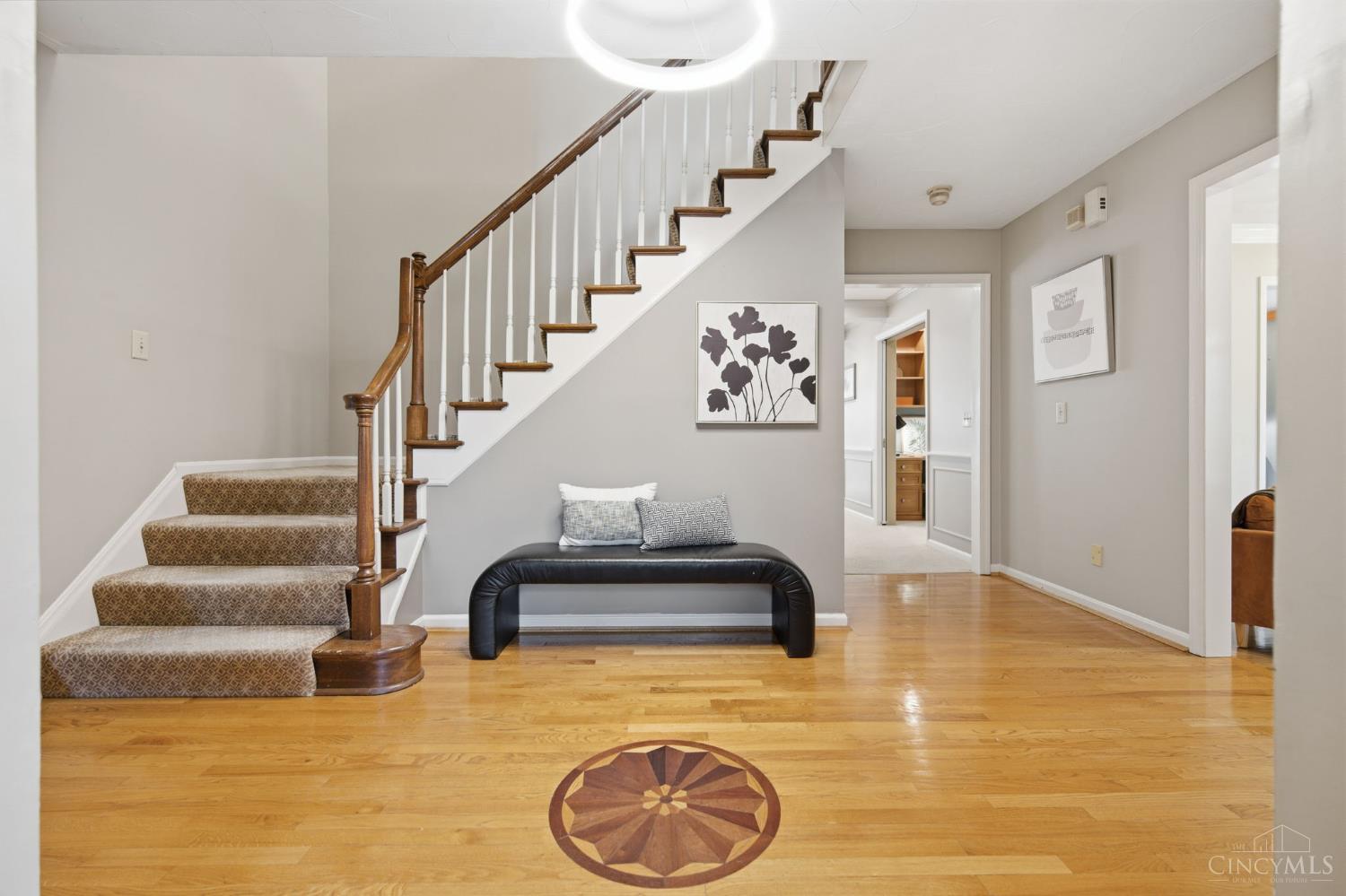 9486 Oakhurst Court