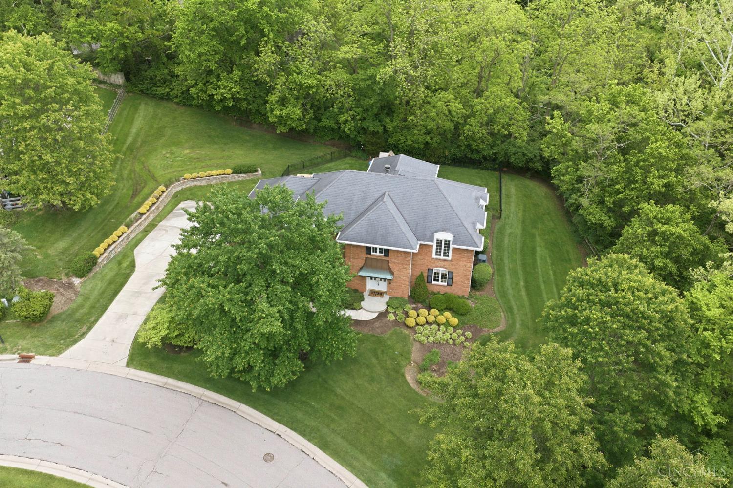 9486 Oakhurst Court