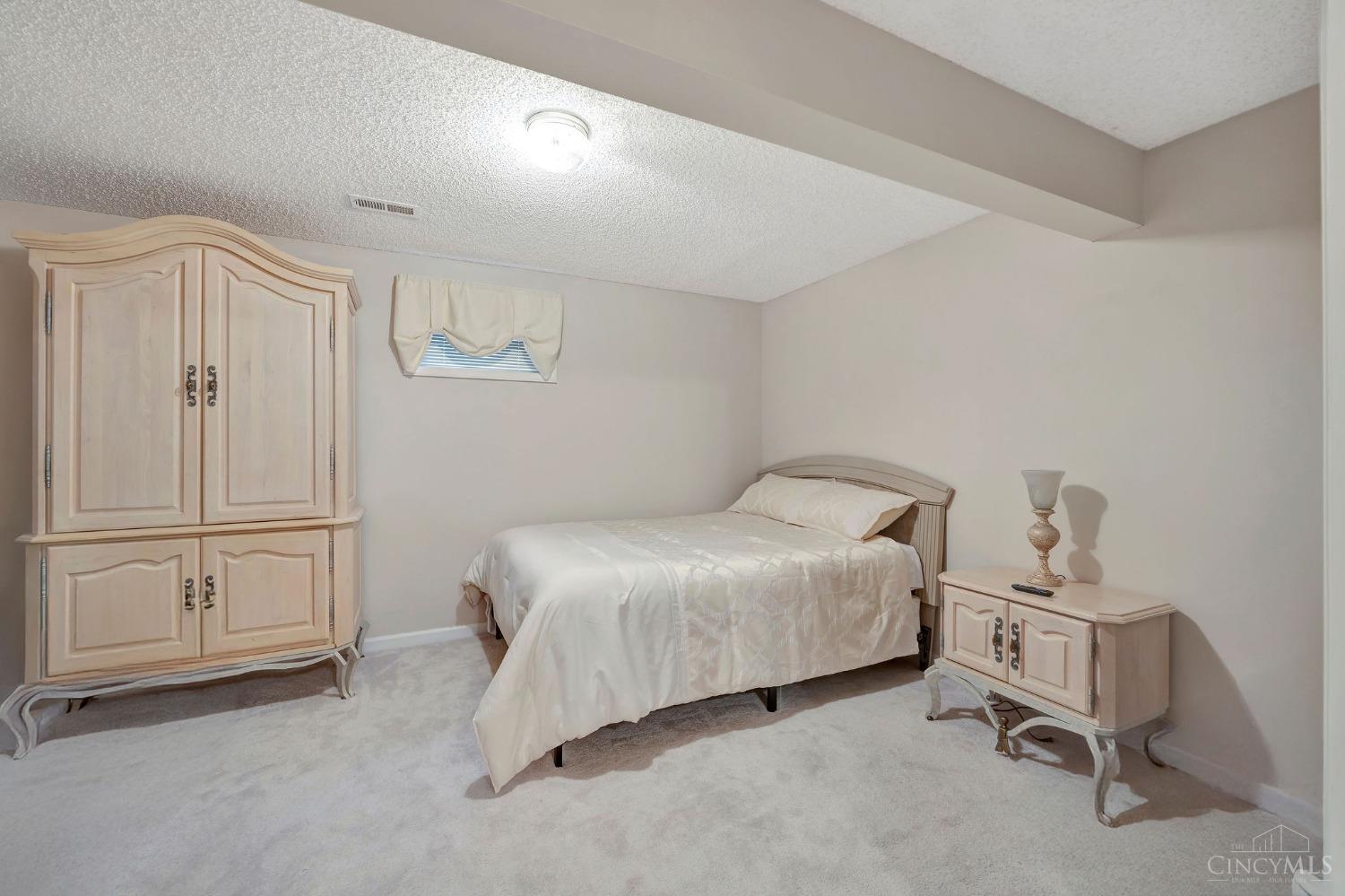 1628 Thall Drive, Hamilton, Ohio image 41